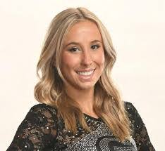 Samantha Sheehan's Instagram, Twitter & Facebook