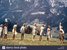 When the sound of music was released in 1965 it took the world by storm, earning five oscars. Julie Andrews In The Sound Of Music 1965 Stockfotografie Alamy