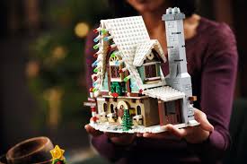 Watch clips and full episodes of white house christmas 2020 from hgtv Build The Lego Elf Club House And Bring The Magic Of Christmas Into Your Home About Us Lego Com Us