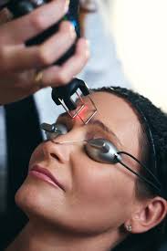 Fall=Laser Season ✨ 🍂 Cooler temps+less sun = the perfect time to refresh  your skin with laser treatments. Think of it as pressing reset before the  Holidays!