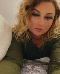 Heather Rochelle's Instagram, Twitter & Facebook