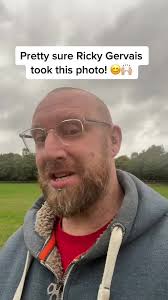 Did this painting for Ricky Gervais of his girlfriend Jane Fallon.  #rickygervais #janefallon #theartistwade #tiktokart#onthisday