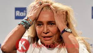 Mara venier in lacrime durante la diretta! Mara Venier The Astonishing Confession To A Few Hours Of Domenica In Is What Happened Sclate