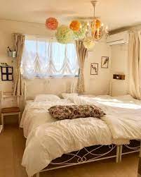 今すぐ真似したい 狭い部屋 でも出来る大人女子の憧れベッドルーム10選 ベッドルーム ベッドルーム おしゃれ インテリア