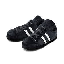 En asos te llevamos el confort a casa con la gama de zapatillas de estar por casa para mujer. Balvi