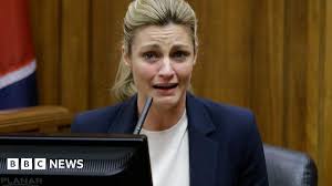 US reporter Erin Andrews wins $55m over secret nude video - BBC News