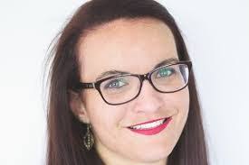 Yvette Main's Instagram, Twitter & Facebook