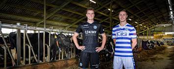 De graafschap greep naast de komst van darije kalezic en werd gelinkt aan een samenwerking met joseph oosting, maar peter uneken… 14:03 de graafschap maakt werk van terugkeer huntelaar De Graafschap Facebook