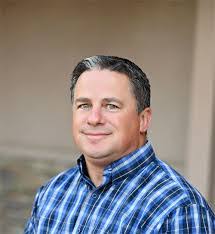 Nikki Parr's Instagram, Twitter & Facebook