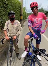 Scopri di più su olympic channel, inclusi highlights, replay, notizie e statistiche sull'atleta olimpionico rigoberto uran. Video Middle Aged Farmer In Overalls Drafts Uran During Hard Tt Effort Sticky Bottle Sticky Bottle