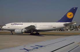 February 11 1993 Lufthansa Flight 592 An Airbus A310 300 D Aidm Was Hijacked By Nebiu Demeke An Ethiopian Man Who Forced The Pilot To Fly To New York Cit