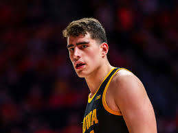 University of iowa basketball 2021. Overreaction Monday Luka Garza Shouldn T Return To The Iowa Hawkeyes Black Heart Gold Pants