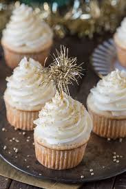 This Easy Champagne Cupcake Recipe With Champagne Frosting Is A New Year S Eve Dessert You Won New Years Eve Dessert Cupcake Recipes Champagne Cupcake Recipes