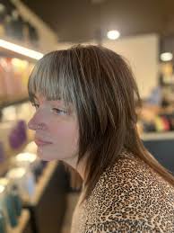 Shags will forever be one of my favorite haircuts 💓 I'm still booking and  have Saturdays available! Get in now before the holidays get too crazy  😵‍💫