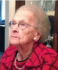 Nora Potts's Instagram, Twitter & Facebook