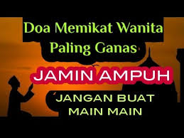 Apalagi saat menjemput kami, pak lik hanya mengenakan kaus singlet tipis dan celana jeans biru ketat. Doa Memikat Hati Wanita Jarak Jauh Lewat Foto Youtube