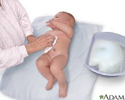 Do not bathe your baby in a sink or special tub until after the umbilical cord has fallen off. How To Bathe Newborn With Umbilical Cord Www Qyamtec Com