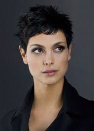 A lot of celebrities nowadays prefer to go with short curly hairstyles. Pin On Hair