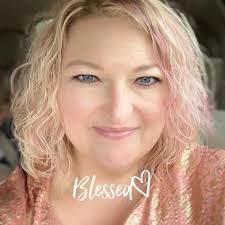 Amanda Keel's Instagram, Twitter & Facebook