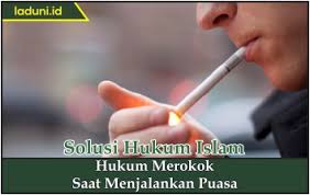 Padahal dalam bungkus rokonya tersebut sudah jelas tertera bahwa rokok itu berbahaya. Hukum Merokok Saat Menjalankan Puasa Puasa Laduni Id