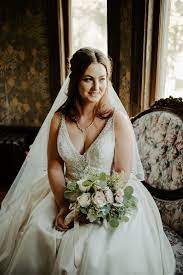 Story Mansion I Do S In Bozeman Via Rocky Mountain Bride Wedding Gown Inspiration Bohemian Wedding Gown Chic Wedding Dresses
