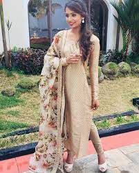 Pin By Marius Eldo On Anarkali N Salwar Suits Indian Wedding Guest Dress Indian Wedding Outfits Wedding Guest Outfit