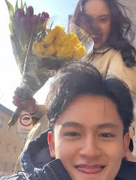 6 Potret Mesra Lyodra dan Randy Martin Liburan di Budapest