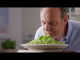 Gerry scotti (born august 7, 1956) is an italian television presenter, actor and former member of the italian parliament. Star Pesto Tigullio New Tvc With Gerry Scotti Youtube