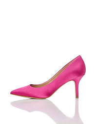 Es gibt diese art von schuhen in allen möglichen wer auf seine high heels im auto beim fahren nicht verzichten kann, hat die möglichkeit diese dennoch wann dürfen spender sich wieder hinter das steuer ihres autos setzen? Attraktiv Diese Schuhe Finden Manner Bei Frauen Einfach Unwiderstehlich