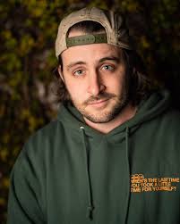 take some time this Monday to appreciate how dope @comedianarthur made me  look! Def get with him for all your photo needs!! and follow his  photography page too @louis_hamiltonii_images