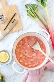 Wie Bereitet Man Rhabarber Richtig Zu Plus Einfaches Rhabarberkompott Heavenlynn Healthy Rezept Rhabarber Kompott Rhabarberkompott