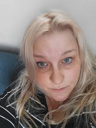 So where are all you other dull women from? This dull, tired, bored lady is  from Norway. Pepsi or Coke?