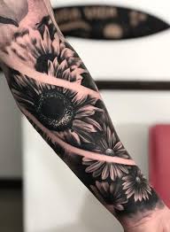 Black And Grey Sunflower Tattoo Black Gray Sunflower Tattoo C Tattoo Artist Ponso Tattoo Sunflower Tattoo Shoulder Sunflower Tattoos Sunflower Tattoo
