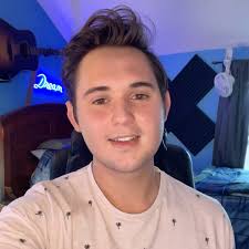 Introducing @seeingdoublebandny from SUNY Oneonta🌈✨⬇️ Name: Seeing Double!  Seeing Double! 🎼 is a pop-rock band based in Oneonta NY that plays  original music and all types of different genres ranging from Blondie