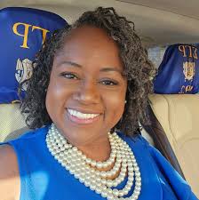 ✨I'm inviting 50 women — 50s, 60s, 70s+ to join me for a luxurious,  empowering, high-end portrait experience. ✨ Feel pampered with professional  hair & makeup, a personal style consultation including pieces