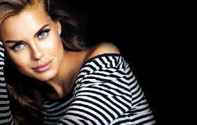 Tracey Kent's Instagram, Twitter & Facebook