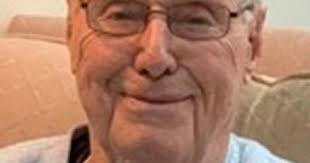 Thomas V. Considine, 97, attorney for unions, member of Erie County Board  of Supervisors