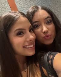 Hi :) My name is Eva , I'm a psych major in my sophomore year at USF. I  love hanging out with friends, EATING , & working out in my free time