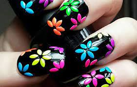 27.uñas con flores de colores especiales para una mujer audaz. Unas Decoradas Con Flores Sencillas De Hacer Unasdecoradas Club