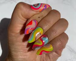 As long as you have great quality nail art brushes, plus a bit of inspiration… i'm here to help you. Psychedelic Swirls Are Everywhere Here S How To Try The Nail Trend At Home