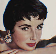 Elizabeth with pixie cut ✂️ #elizabethtaylor #photography #1950style #1950s  #actress #icon #beauty #pixie #fashion #elizabethtaylorjewelry #earrings  #fabshots