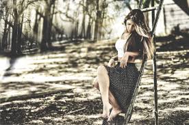 Fotos Gratis Persona Nina Mujer Fotografia Luz De Sol Foto Modelo Primavera Vuelo Sentado Moda Negro Dama Temporada Art Vestir Belleza Imagen Cuerpo Enfoque Interaccion Sesion De Fotos Fotografia De Retrato