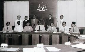 Kemajuan kenderaan dari sebelum hingga selepas kem. Sistem Demokrasi Berparlimen Di Malaysia Malaysia Ialah Sebuah Negara Yang Mengamalkan Sistem Demokrasi Berparlimen Di Bawah Pentadbiran Raja Berperlembagaan Dengan Seri Paduka Baginda Yang Di Pertuan Agong Sebagai Ketua