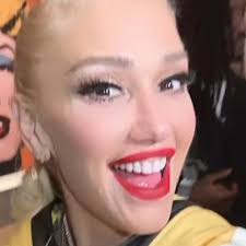 Gwen Stefani rings in new year without Blake Shelton as she drinks with  friends after fans suspect couple have 'split'