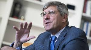 Stephen Moore, Trump ally, withdraws from contention for Fed seat