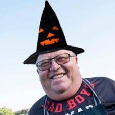 Det meddelar klubben på sin hemsida på torsdagen. Roland Extra Mjallby Happy Halloween Facebook
