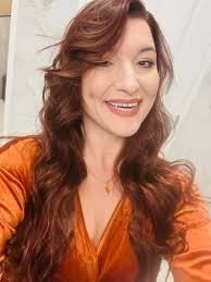 Hi friends 👋🏽 Felicia Austin here salon owner and stylist at House Of  Beauty ❤️ I just wanted to show my face and share some of the awesome  things taking place here