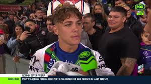 Walsh was born on the gold coast, queensland to an indigenous australian father, and a māori mother from hastings, new zealand. Fox League S Tweet A Special Night For Warriors Debutant Reece Walsh And His Family Trendsmap