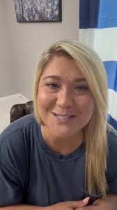 Stuffed Shells with cheese and Italian sausage is easy, fast, and  absolutely delicious! #easyrecipe #stuffedshells #pasta #weeknightdinner