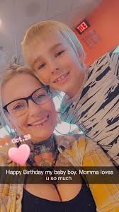 Stranger Pays for Single Mom's Lunch at Applebee's